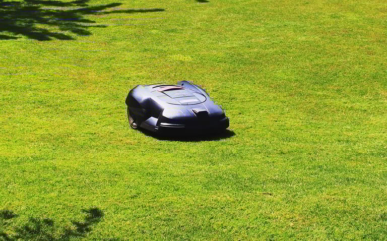 kabellose Mähroboter